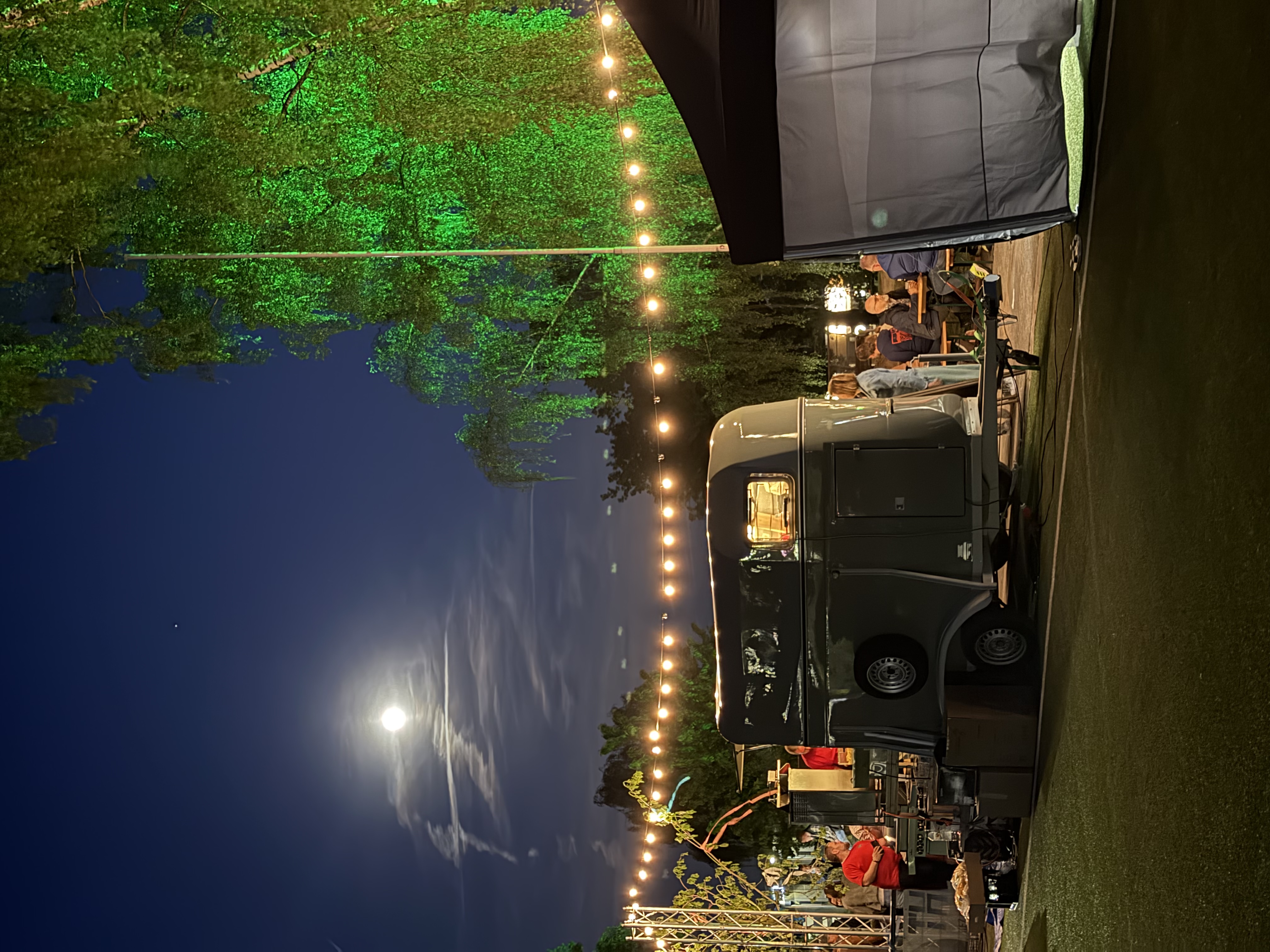 Foodtruck nachts